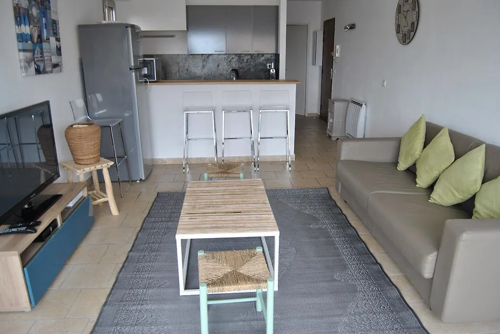 Appart'Hotel Le Dauphin Six-Fours-les-Plages France